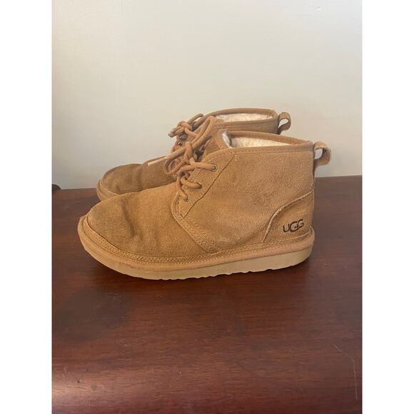UGG Women’s Boot Brown Suede Low Top Size 5 - Picture 2 of 9
